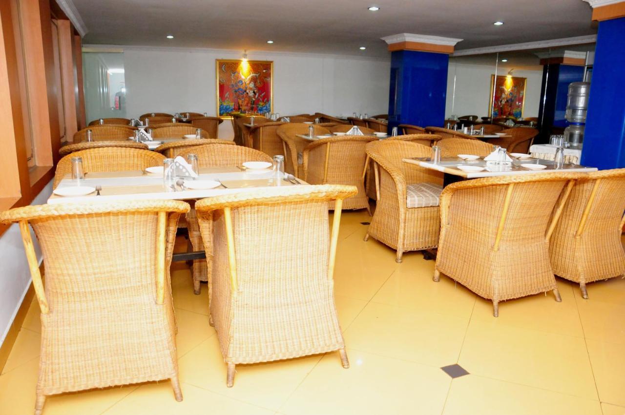 Sri Venkateshwara Residency Hotel Madikeri Bagian luar foto