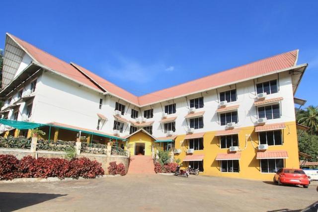 Sri Venkateshwara Residency Hotel Madikeri Bagian luar foto