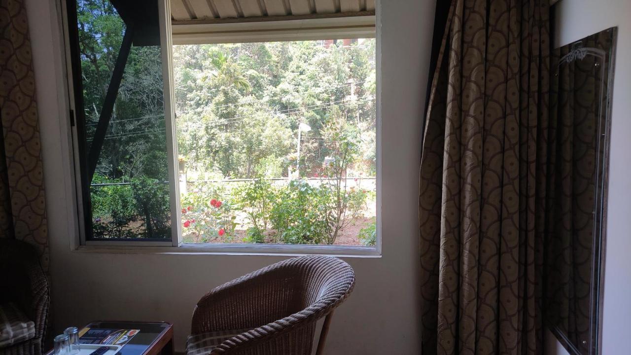 Sri Venkateshwara Residency Hotel Madikeri Bagian luar foto