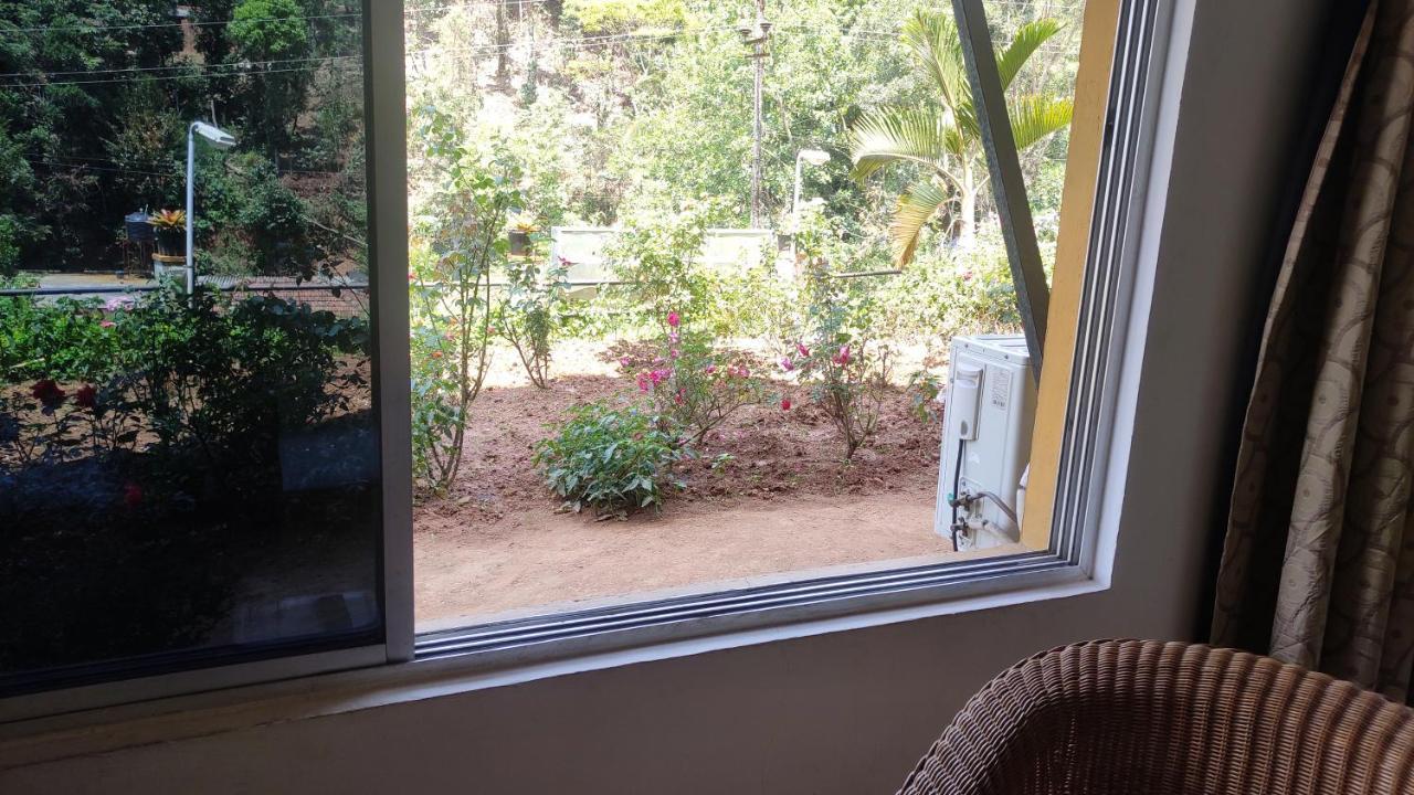 Sri Venkateshwara Residency Hotel Madikeri Bagian luar foto