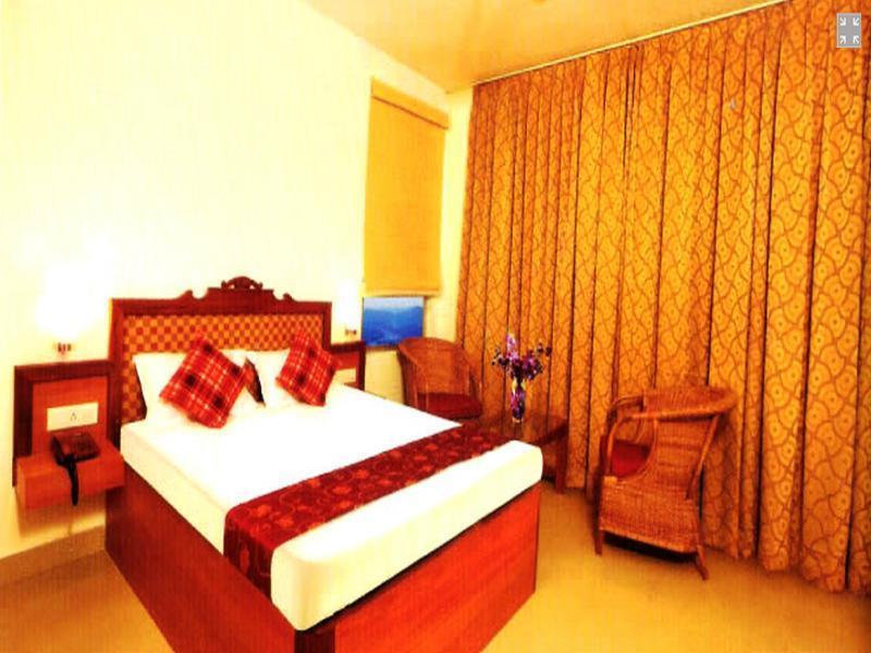 Sri Venkateshwara Residency Hotel Madikeri Bagian luar foto