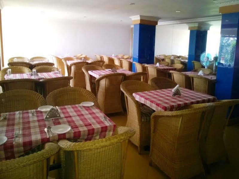 Sri Venkateshwara Residency Hotel Madikeri Bagian luar foto