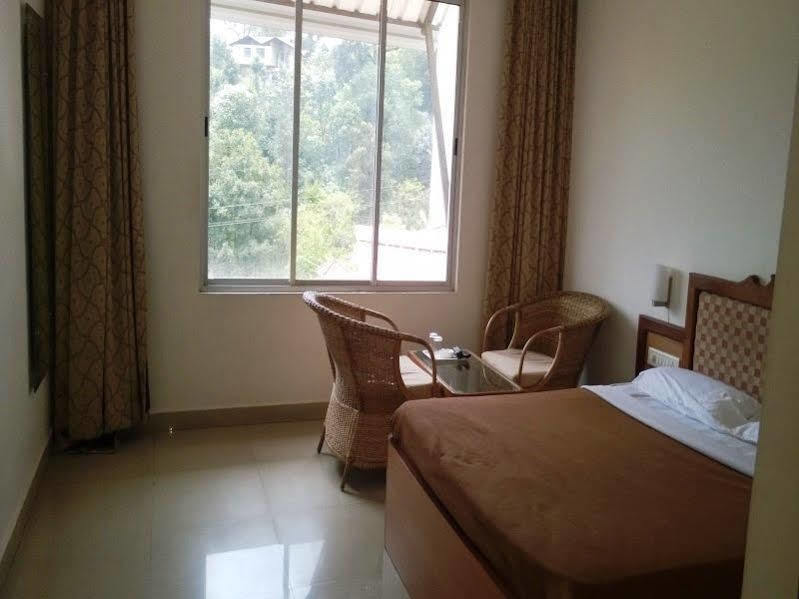 Sri Venkateshwara Residency Hotel Madikeri Bagian luar foto